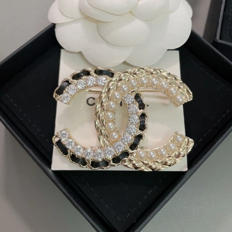 Sporty Chanel Brooches 225513