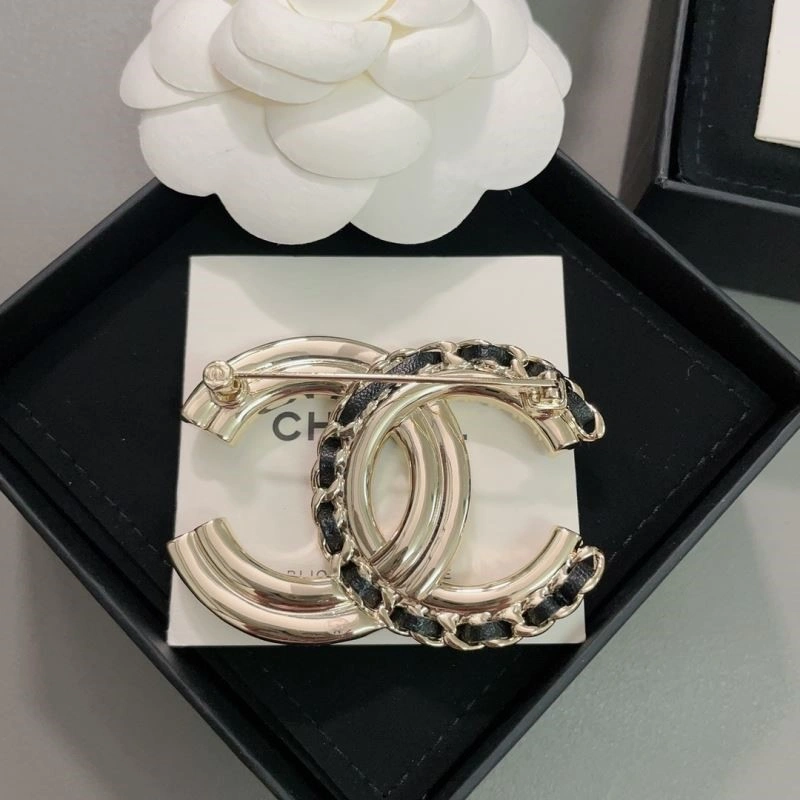 Sporty Chanel Brooches 225513