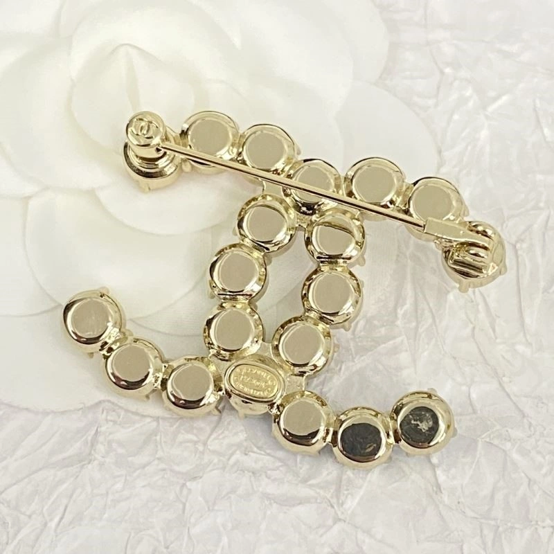 Versatile Chanel Brooches 225546