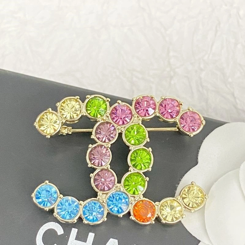 Versatile Chanel Brooches 225546