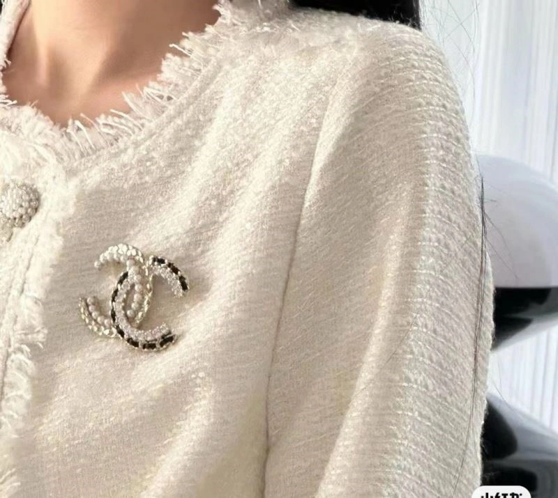 Upgraded Chanel Brooches 225488