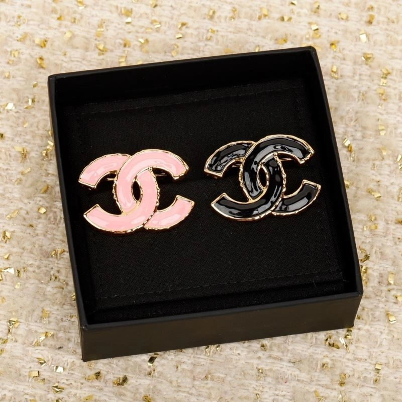EyeCatching Chanel Brooches 225550