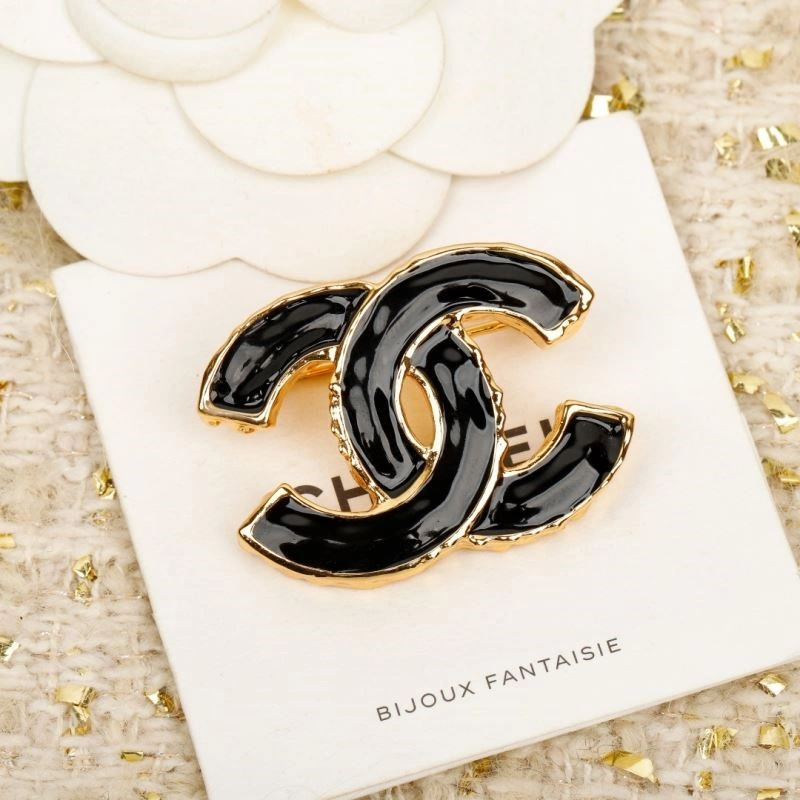 EyeCatching Chanel Brooches 225550