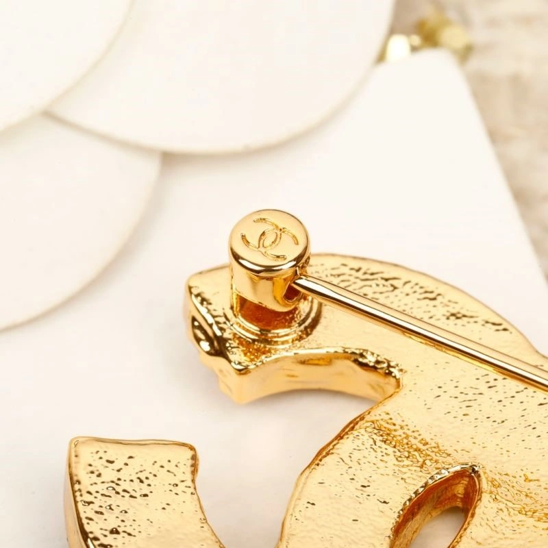 EyeCatching Chanel Brooches 225550
