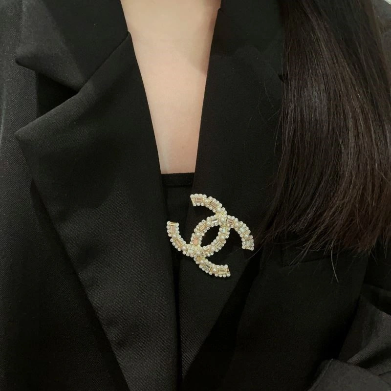 Chanel Brooches Colorful 225471