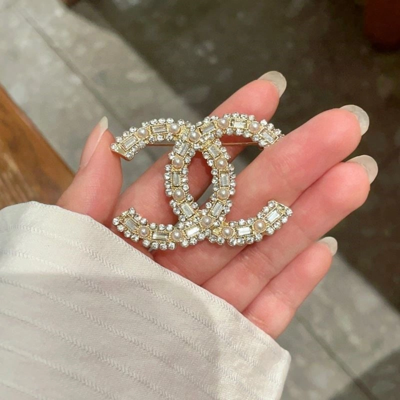 Chanel Brooches Colorful 225471