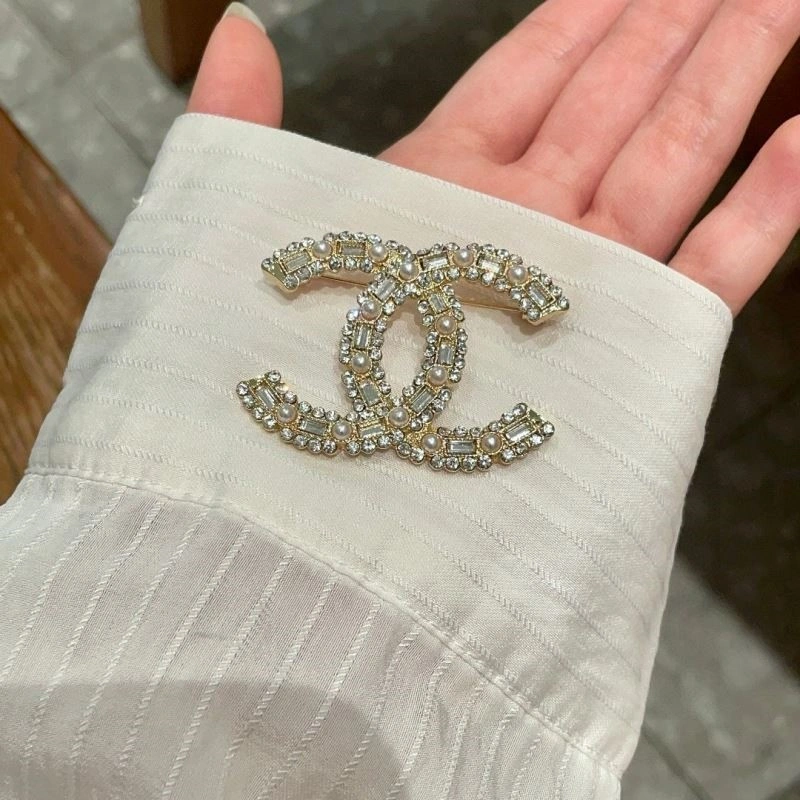 Chanel Brooches Colorful 225471