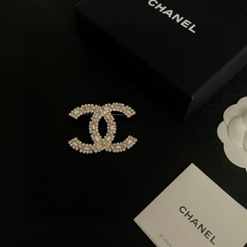 Chanel Brooches Colorful 225471