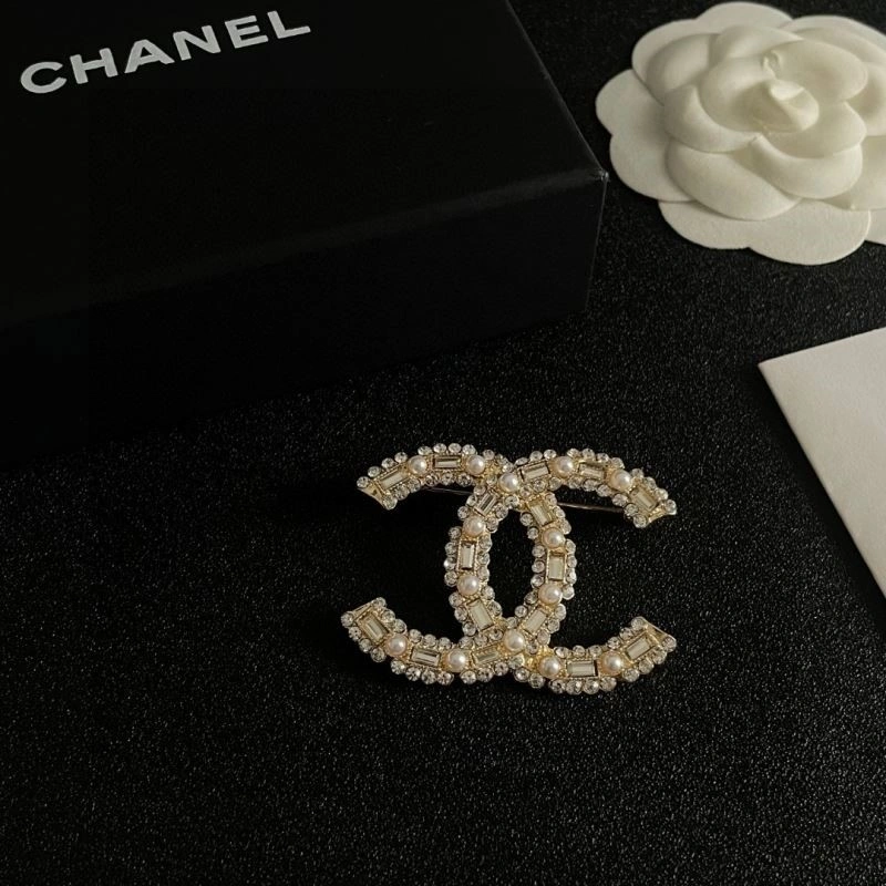 Chanel Brooches Colorful 225471