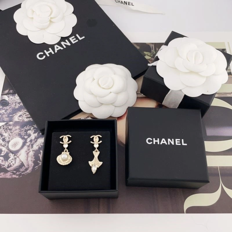 Timeless Chanel Brooches 225466