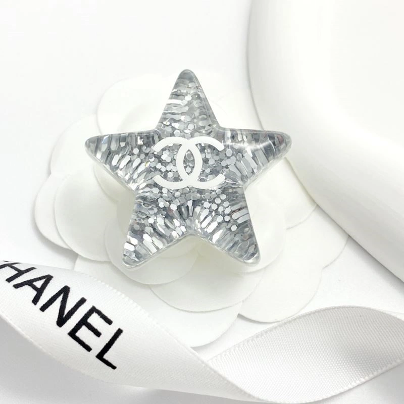 Timeless Chanel Brooches 225509