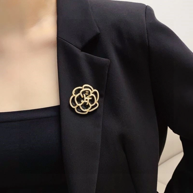 Upgraded Chanel Brooches 225493