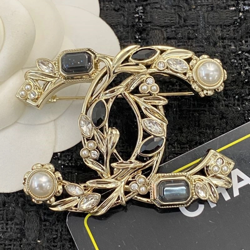 TechFriendly Chanel Brooches 225489
