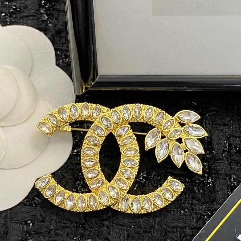 Chanel Brooches Packable 225445