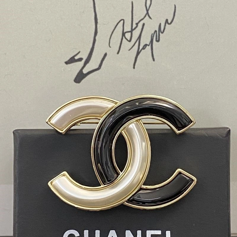 RelaxedFit Chanel Brooches 225446