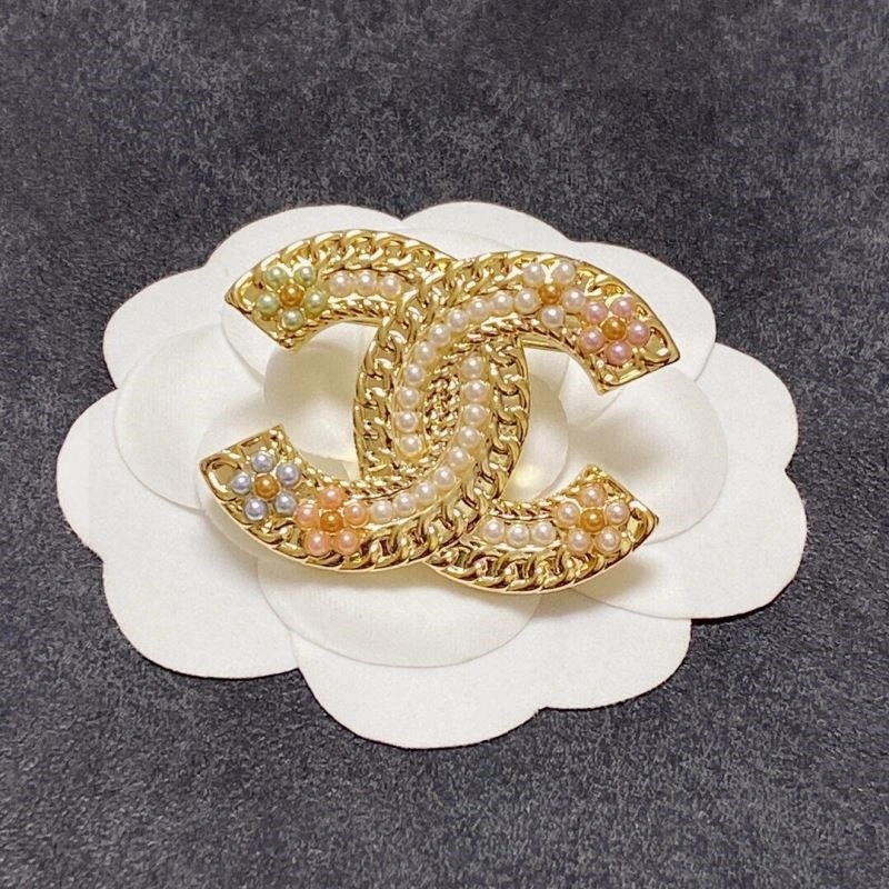 Chic Chanel Brooches 225478