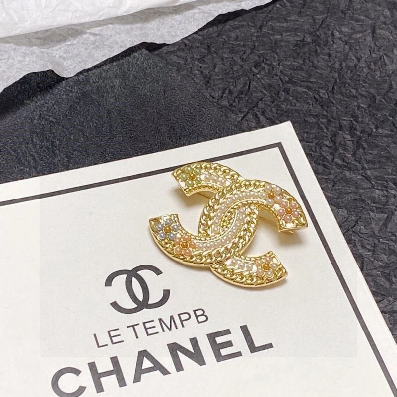 Chic Chanel Brooches 225478
