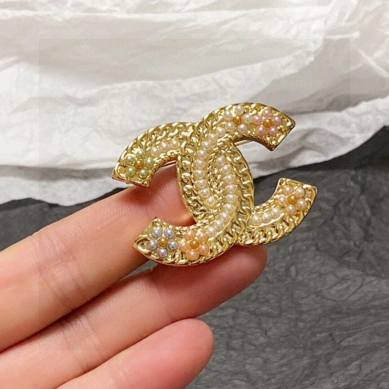 Chic Chanel Brooches 225478