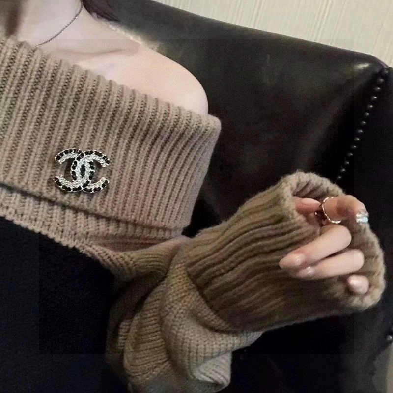 StreetReady Chanel Brooches 225420
