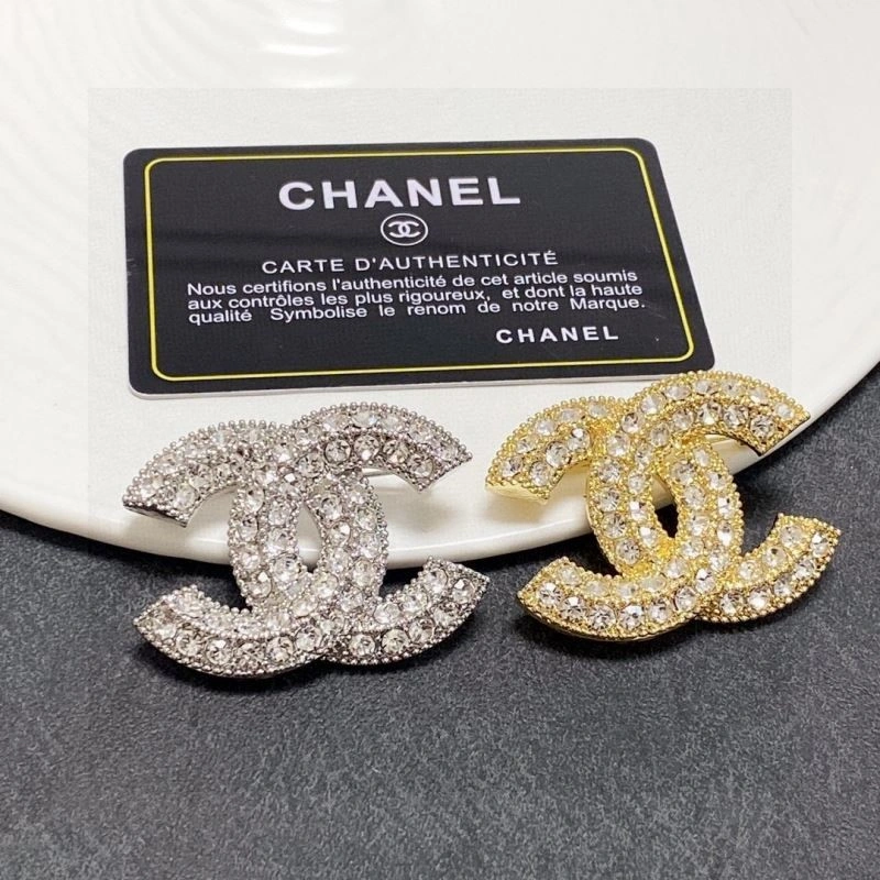 Elegant Chanel Brooches 225431