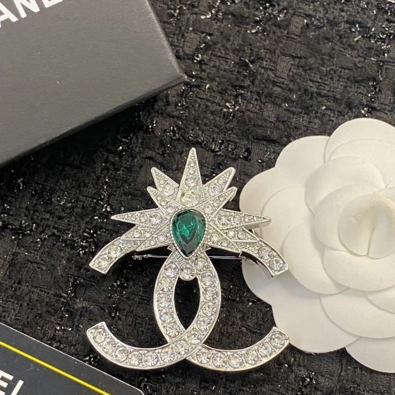 Trendsetting Chanel Brooches 225410