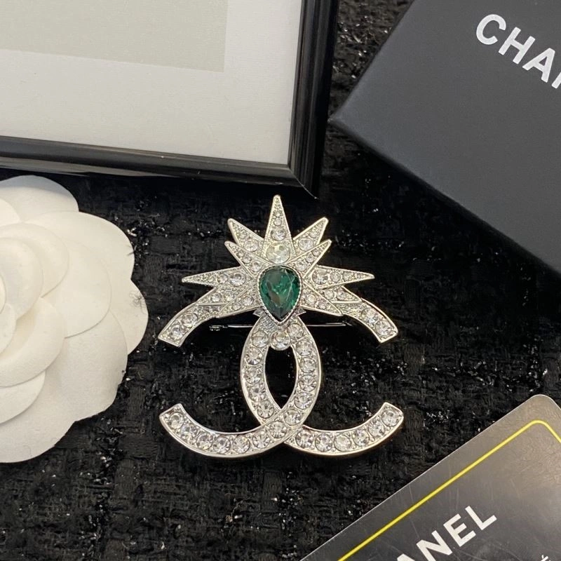 Trendsetting Chanel Brooches 225410