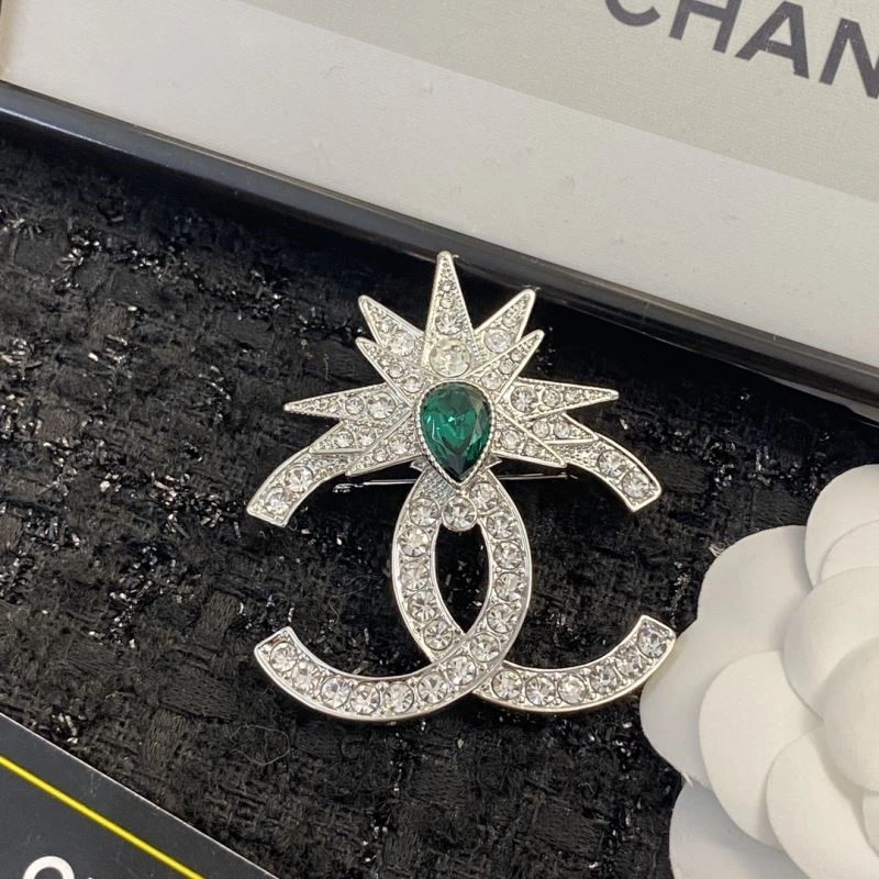 Trendsetting Chanel Brooches 225410