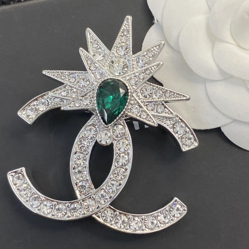 Trendsetting Chanel Brooches 225410