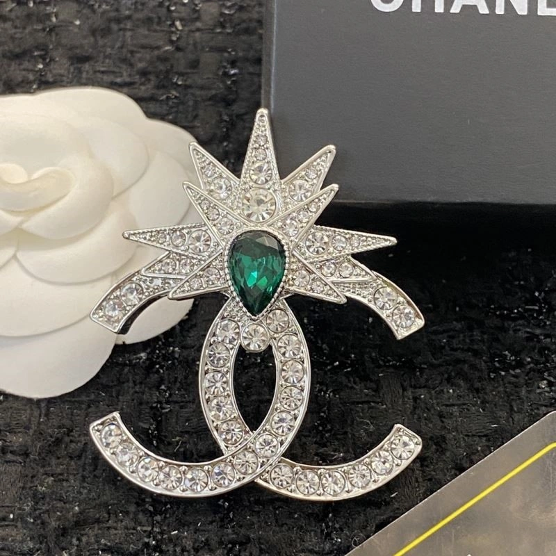 Trendsetting Chanel Brooches 225410