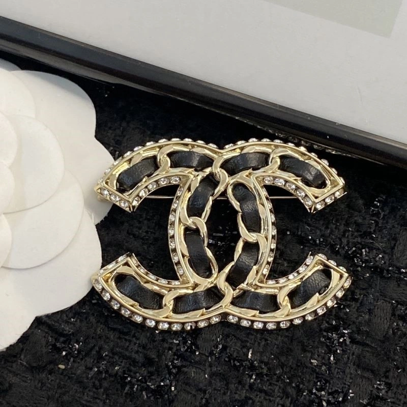 TechFriendly Chanel Brooches 225412
