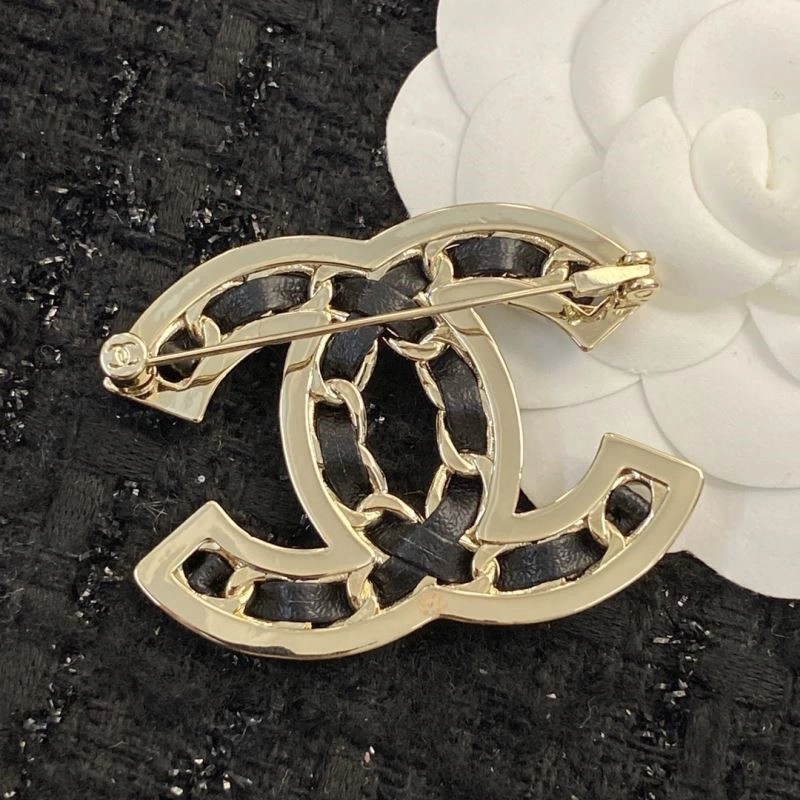 TechFriendly Chanel Brooches 225412