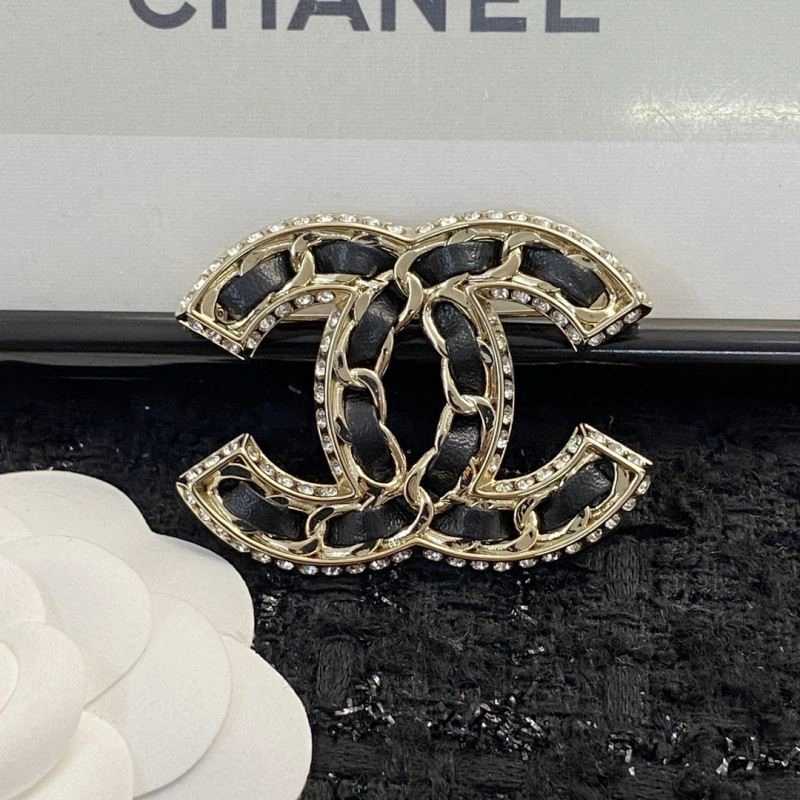 TechFriendly Chanel Brooches 225412