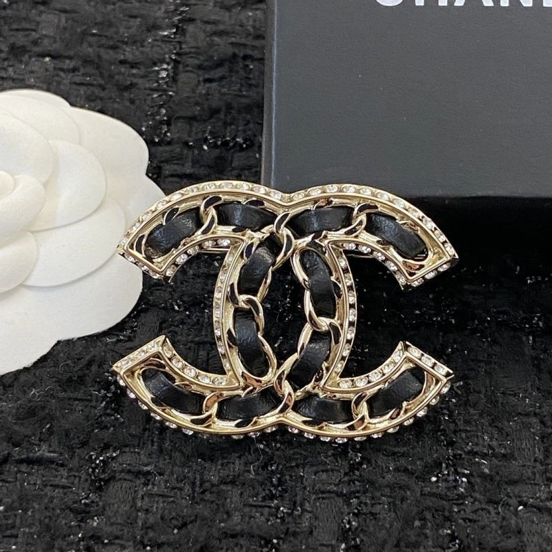 TechFriendly Chanel Brooches 225412