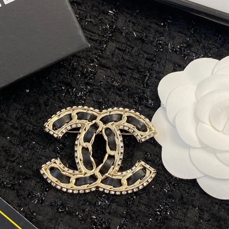 TechFriendly Chanel Brooches 225412