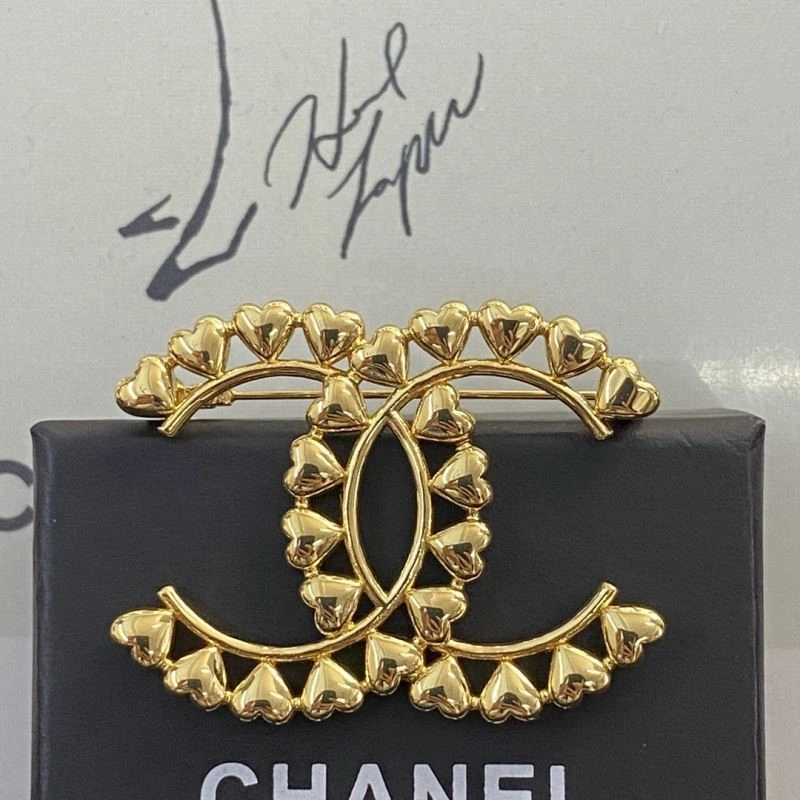 Elegant Chanel Brooches 225505