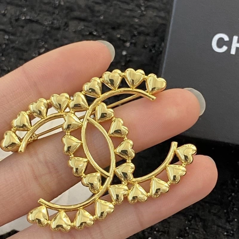 Elegant Chanel Brooches 225505
