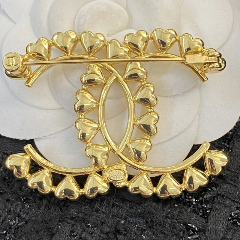 Elegant Chanel Brooches 225505