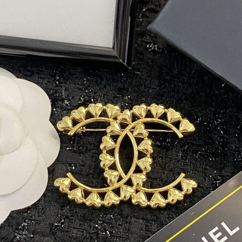 Elegant Chanel Brooches 225505