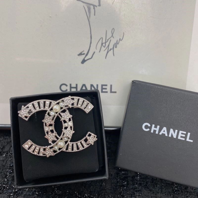 Chanel Brooches Functional 224439