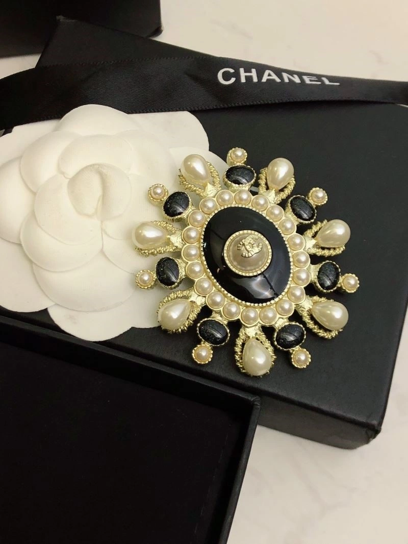 Chanel Brooches UrbanStyle 224422