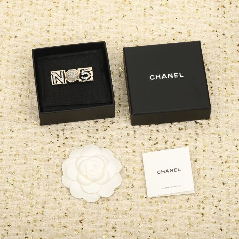 Efficient Chanel Brooches 224425