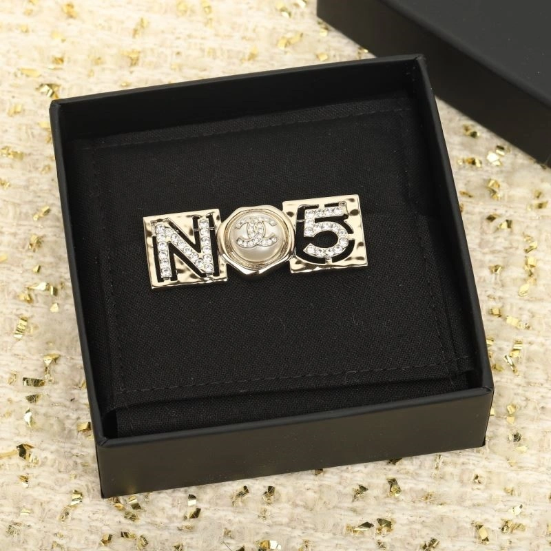 Efficient Chanel Brooches 224425