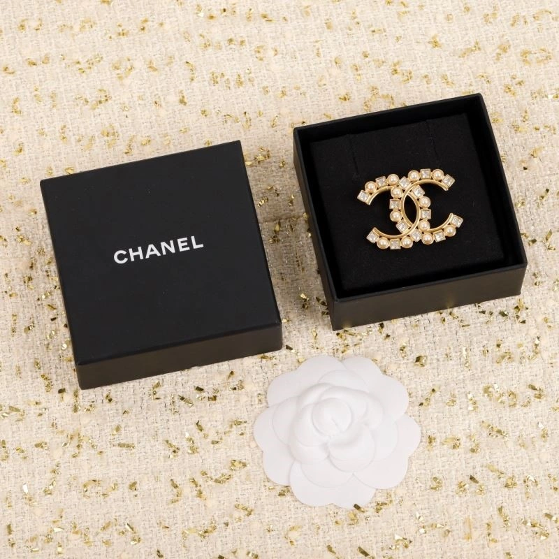 Sustainable Chanel Brooches 224418