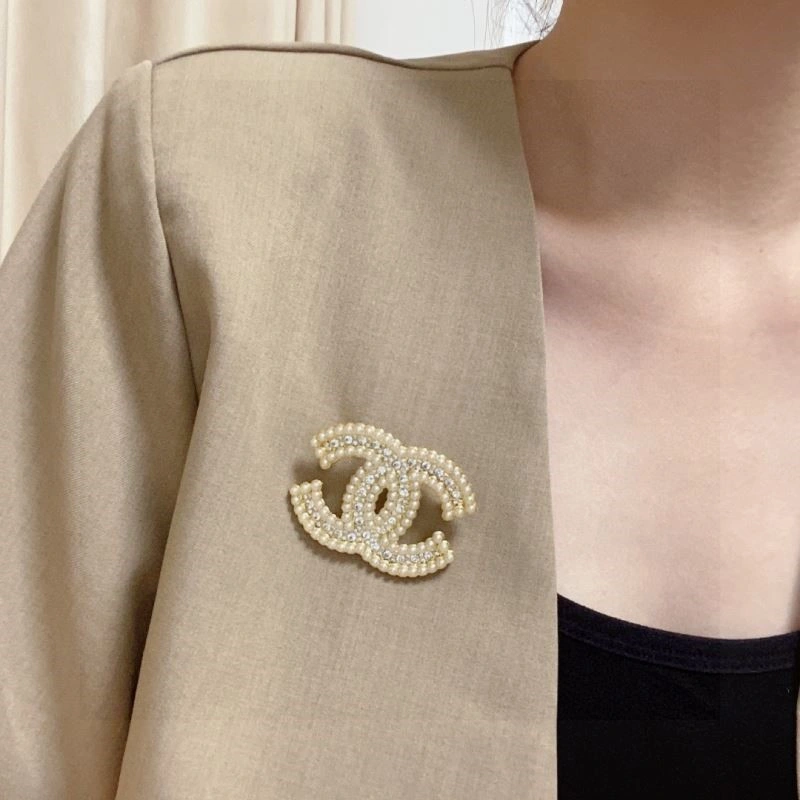 Chic Chanel Brooches 224483