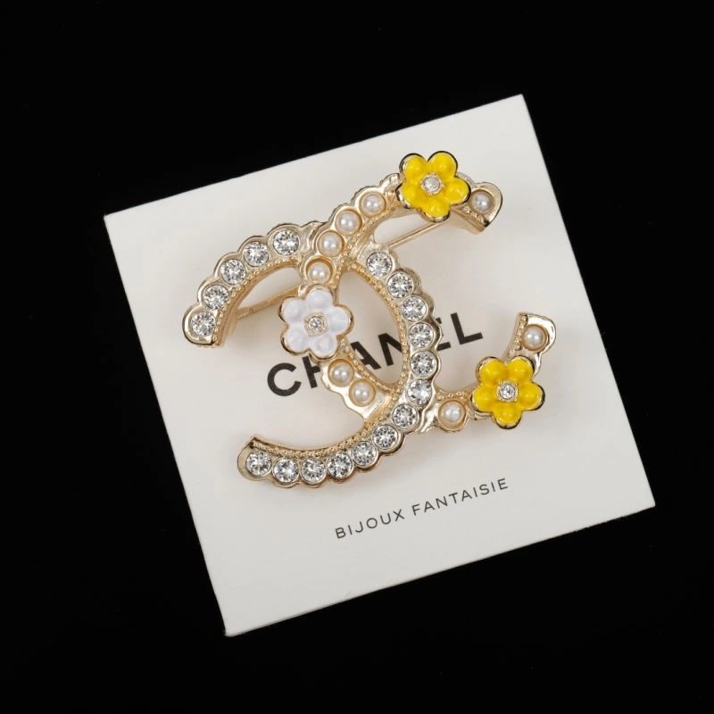Sophisticated Chanel Brooches 224417