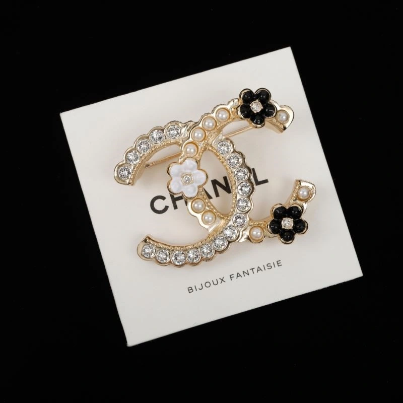 Sophisticated Chanel Brooches 224417