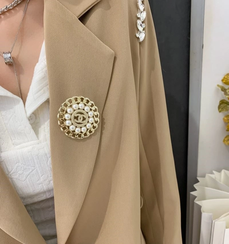 Chanel Brooches Colorful 224505