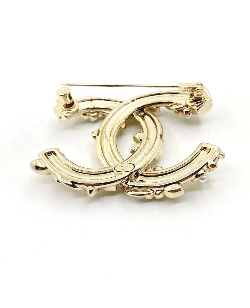 Lightweight Chanel Brooches 224414