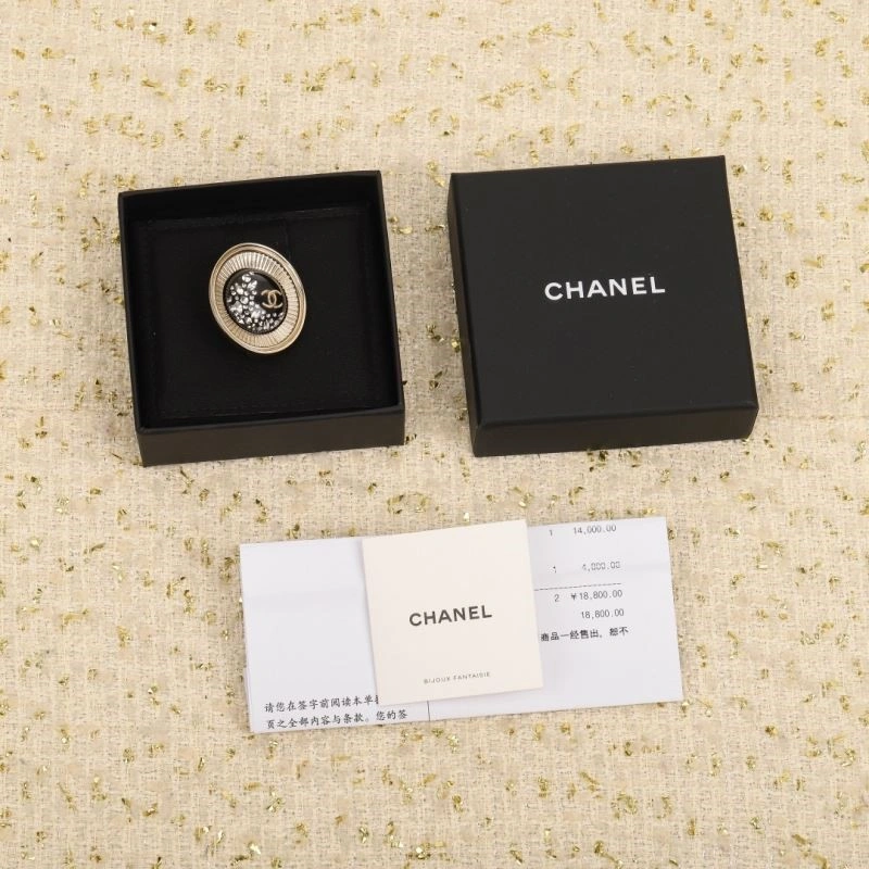 Chanel Brooches Comfortable 224415