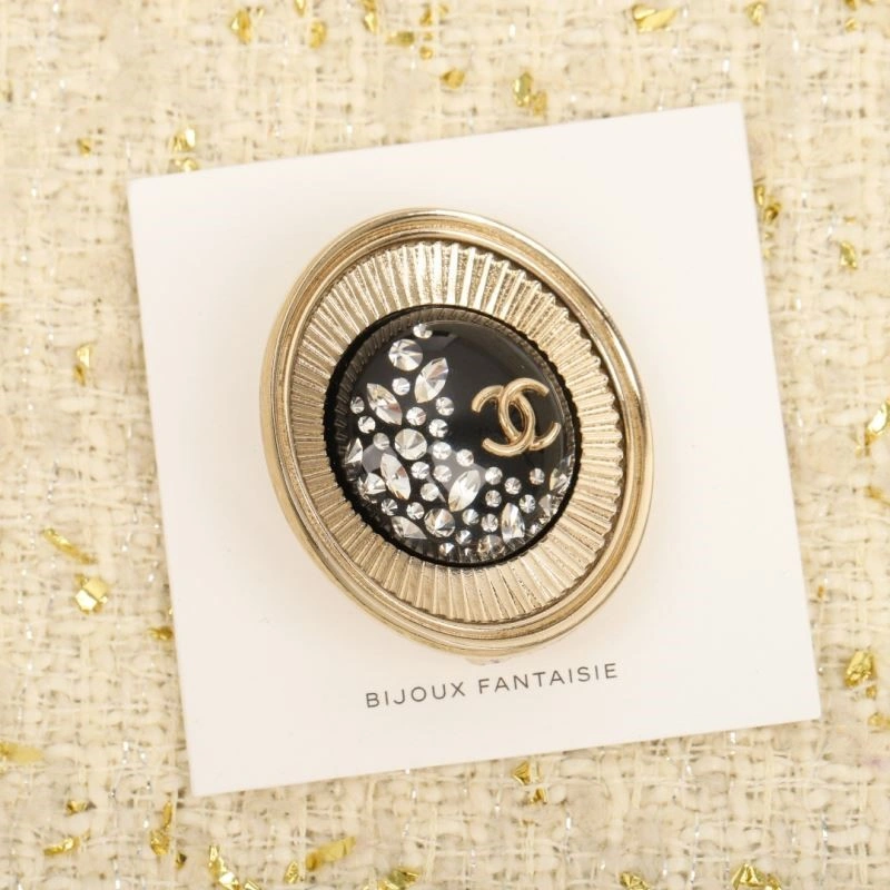 Chanel Brooches Comfortable 224415